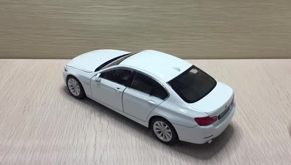 124 BMW 5 시리즈 535i 시뮬레이션 자동차 모델 금속 합금 컬렉션 장식
