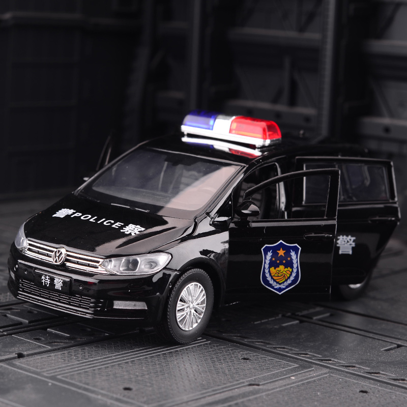 시뮬레이션 132 폭스 바겐 투란 L 경찰차 합금 자동차 모델 SUV 특수 경찰 소리와 빛 문 금속 장난감