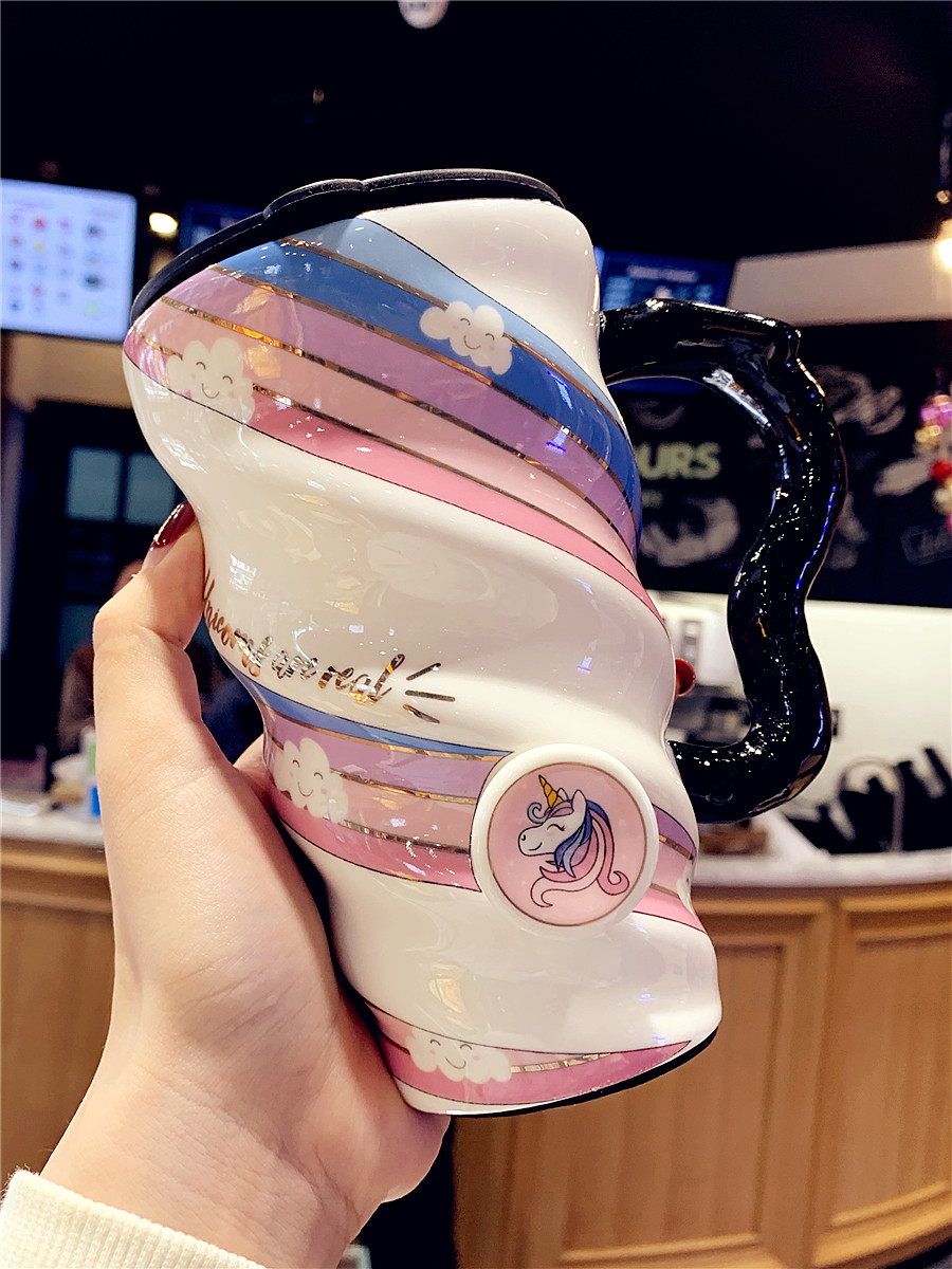 창조적 인 성격 대용량 머그잔 그물 레드 커피 뚜껑 세라믹 컵 귀여운 여성 학생 홈 마시는 컵