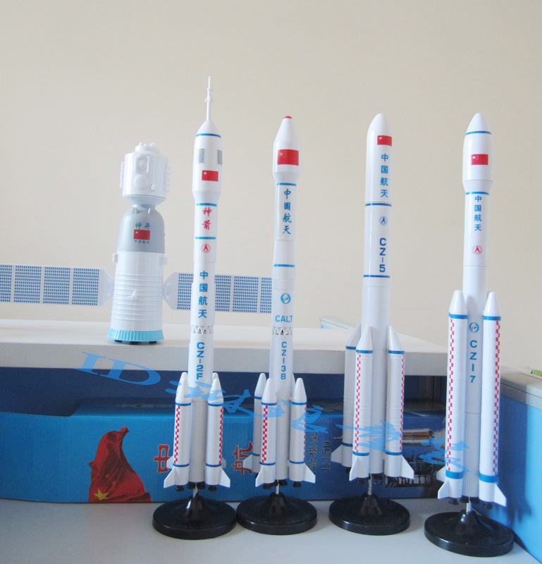무료 배송 Tiangong 2 Long March 7 무료 배송 로켓 모델 Wenchang Shenzhou 11 우주선 우주 비행사 모델