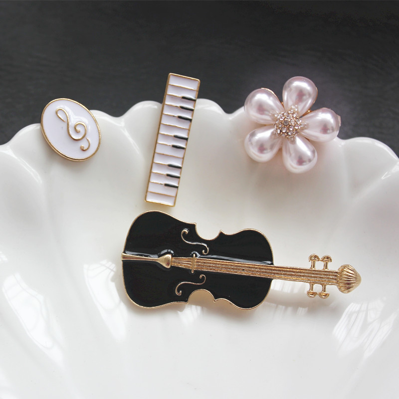 피아노 바이올린 진주 꽃 음악 노트 흑백 에나멜 벚꽃 배지 4 조합 브로치 칼라 핀 여성