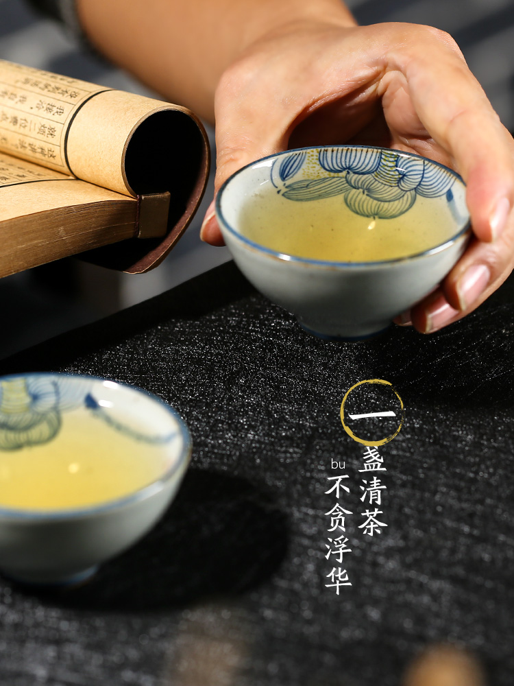 Jingdezhen 세라믹 파란색과 흰색 마스터 컵 전통 차 수제 단일 세트 손으로 그린 ​​차 석기 작은