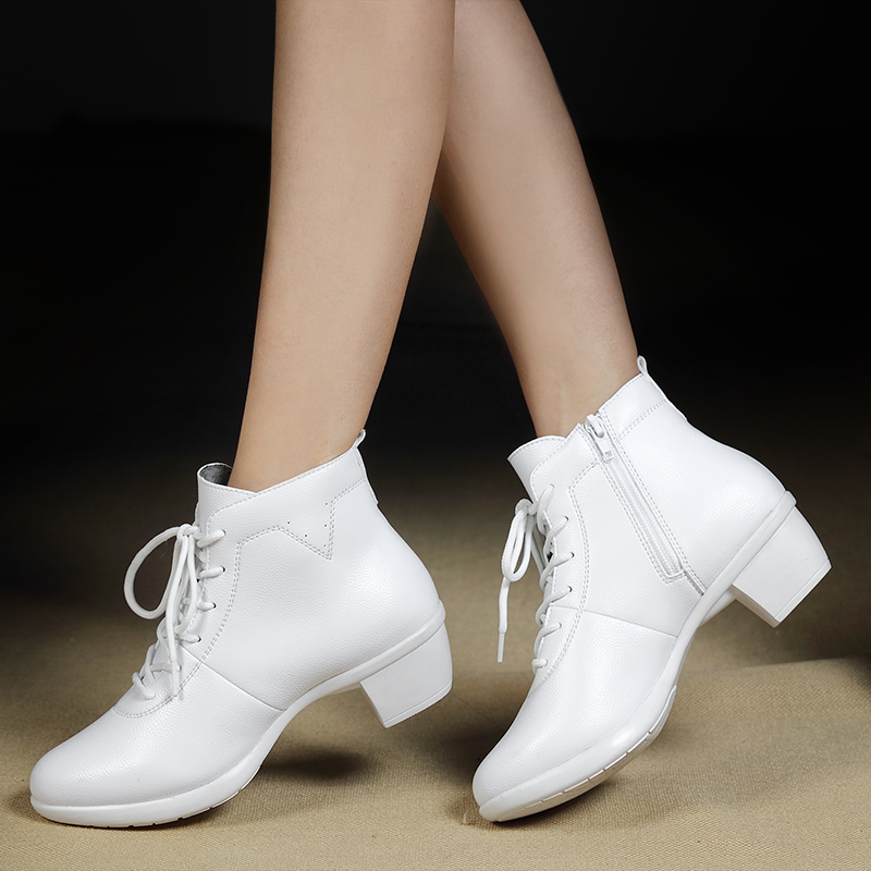 댄스 신발 여성 흰색 가을과 겨울 새로운 가죽 스퀘어 댄스 신발 부드러운 단독 재즈 선원 댄스 여성 신발