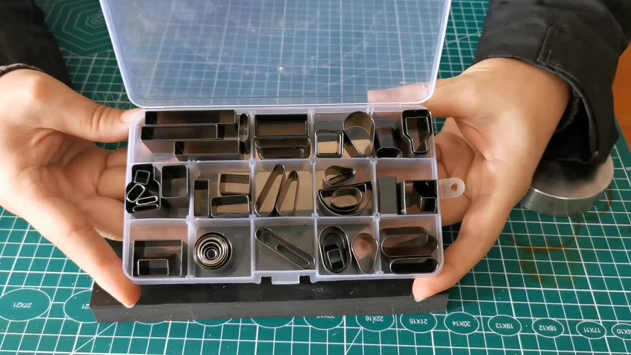 스팟 휴대 전화 케이스 DIY 펀칭 50 세트 도구 나이프 금형 수제 가죽
