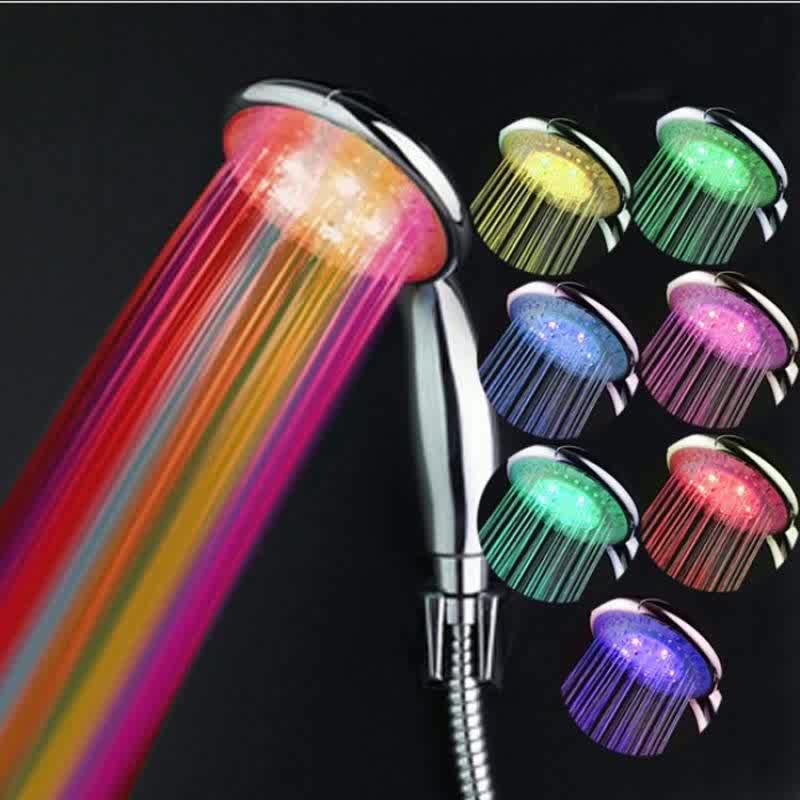 빛나는 목욕 램프가있는 3 색 핸드 헬드 다채로운 샤워 헤드 전기 led 자발적인 색상 변경