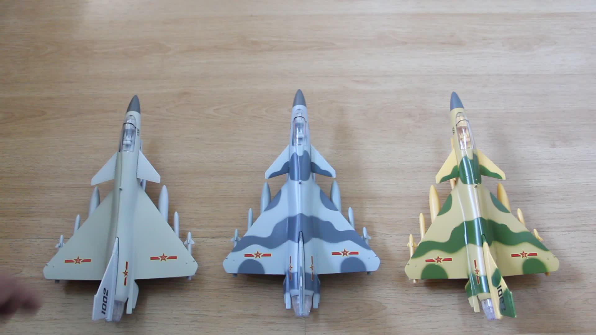 컬러 앰버 J-10 합금 전투기 모델 풀백 시뮬레이션 사운드 및 광전 어린이 소년 장난감 컬렉션