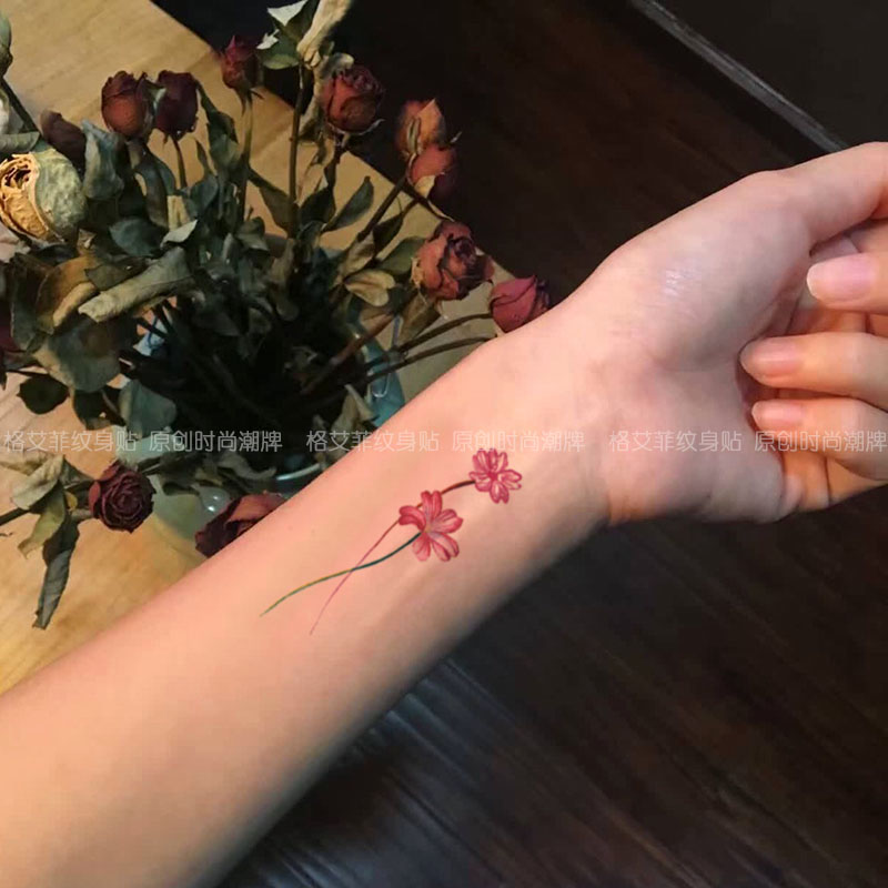 Ge Aifei 컬러 꽃 토템 문신 스티커 방수 여성 지속 작은 신선한 섹시한 시뮬레이션 문신 문신 스티커