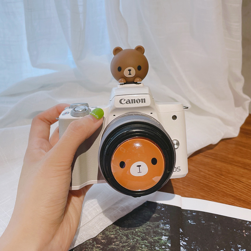 SLR 카메라 인형 핫슈 렌즈 커버 분실 방지 로프 만화 크리 에이 티브 귀여운 40.5 52 58 보호 M50