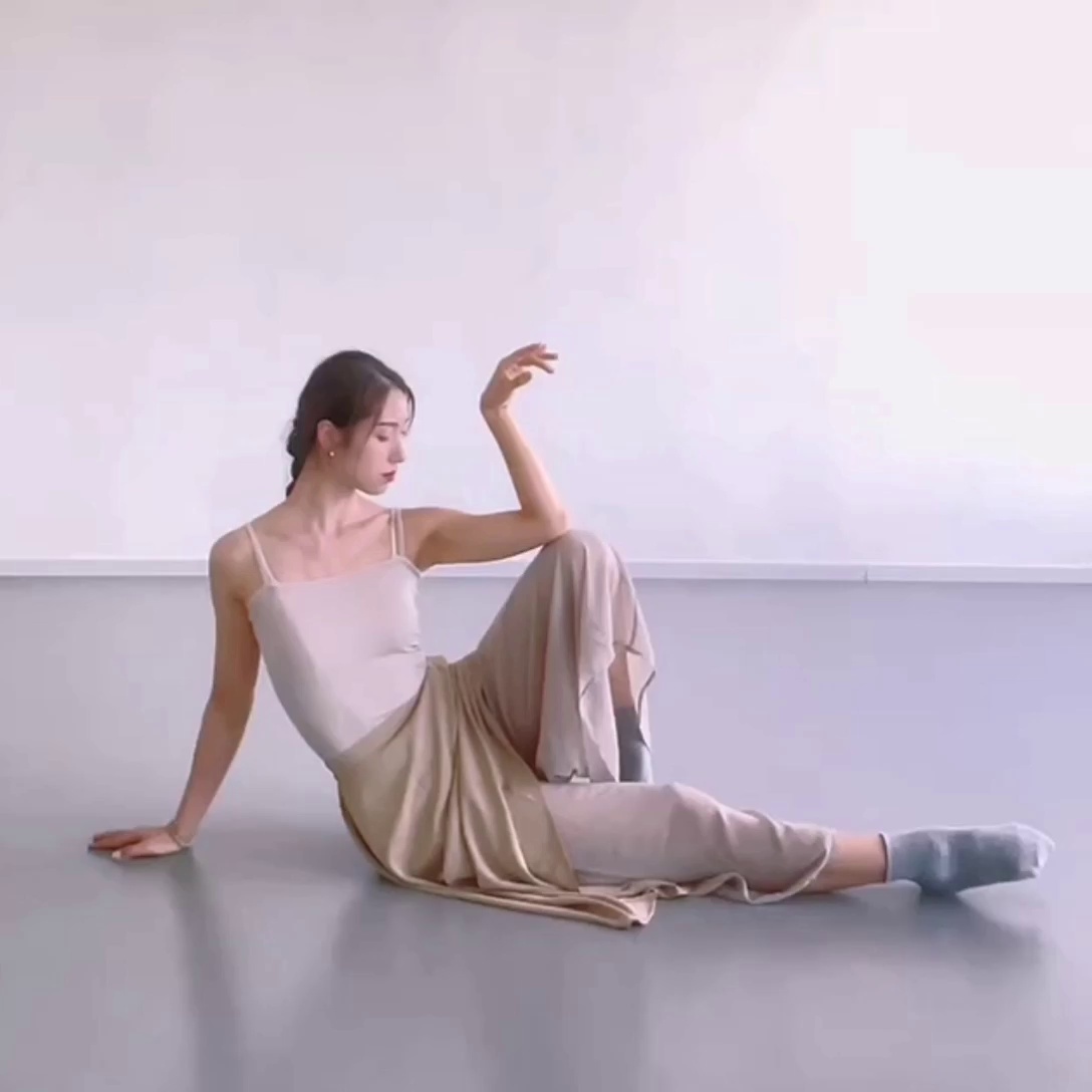 댄스 의상 중국 댄서 느슨하고 우아한 쉬폰 스커트 바지 바디 클래식 댄스 의상 현대 연습 와이드 레그 팬츠