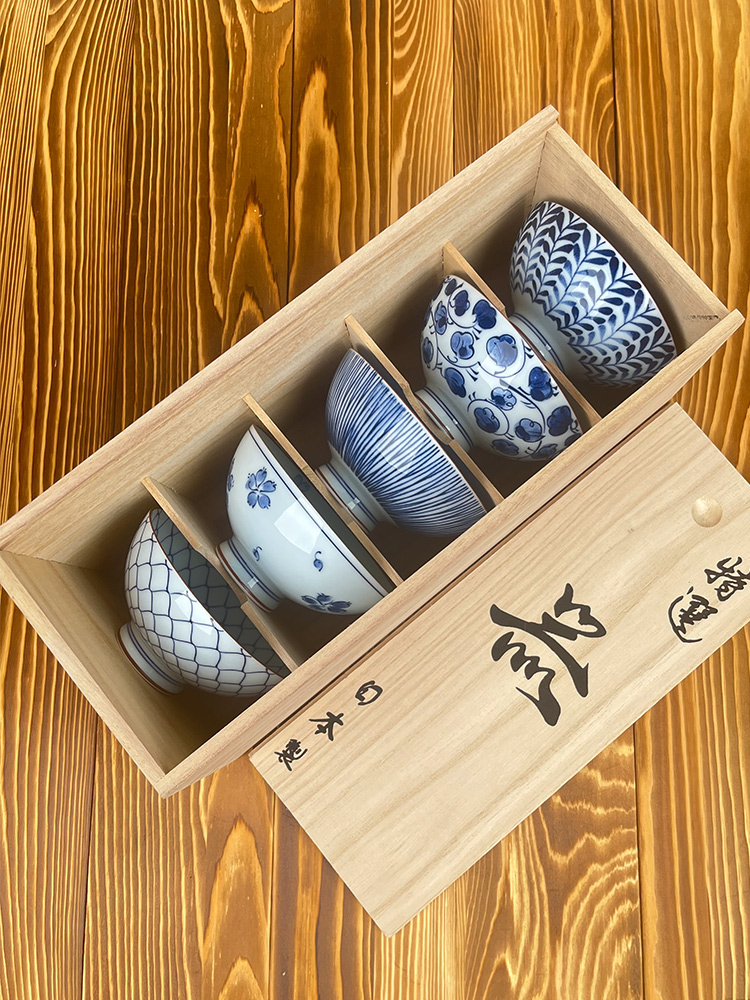 일본 수입 그릇 세라믹 세트 로얄 두꺼운 파란색과 흰색 도자기 식기 홈 크리 에이 티브 작은 밥
